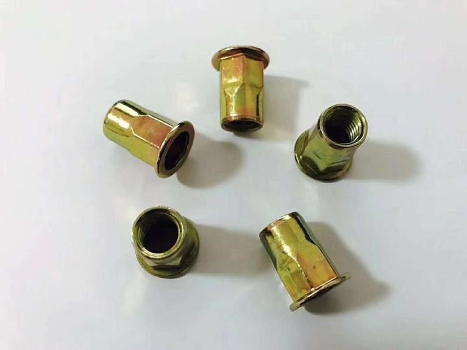 Working principle and usage method of rivet nuts2